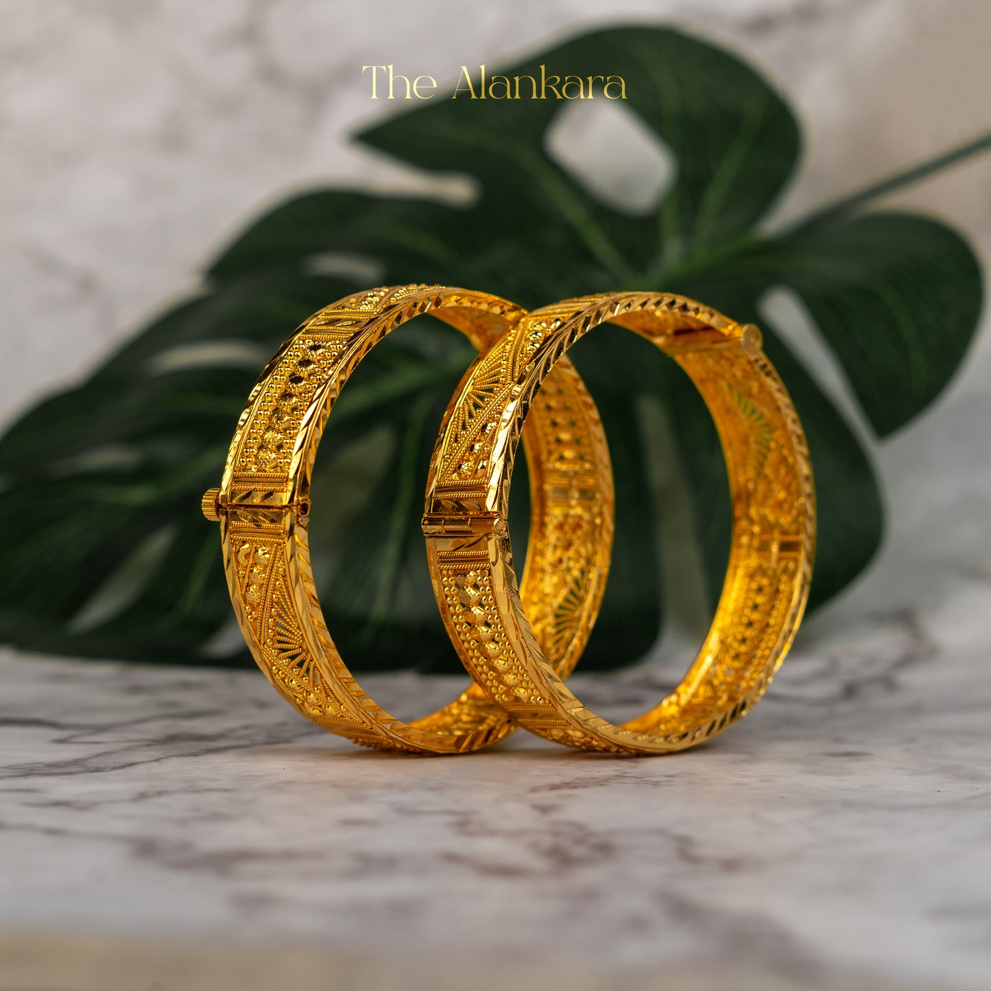ALANKARA Goldplated Ratan Chur ( Pair )