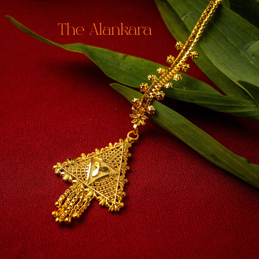 Traditional Gold Plated Tribhujakriti Small Tikli With Jhul