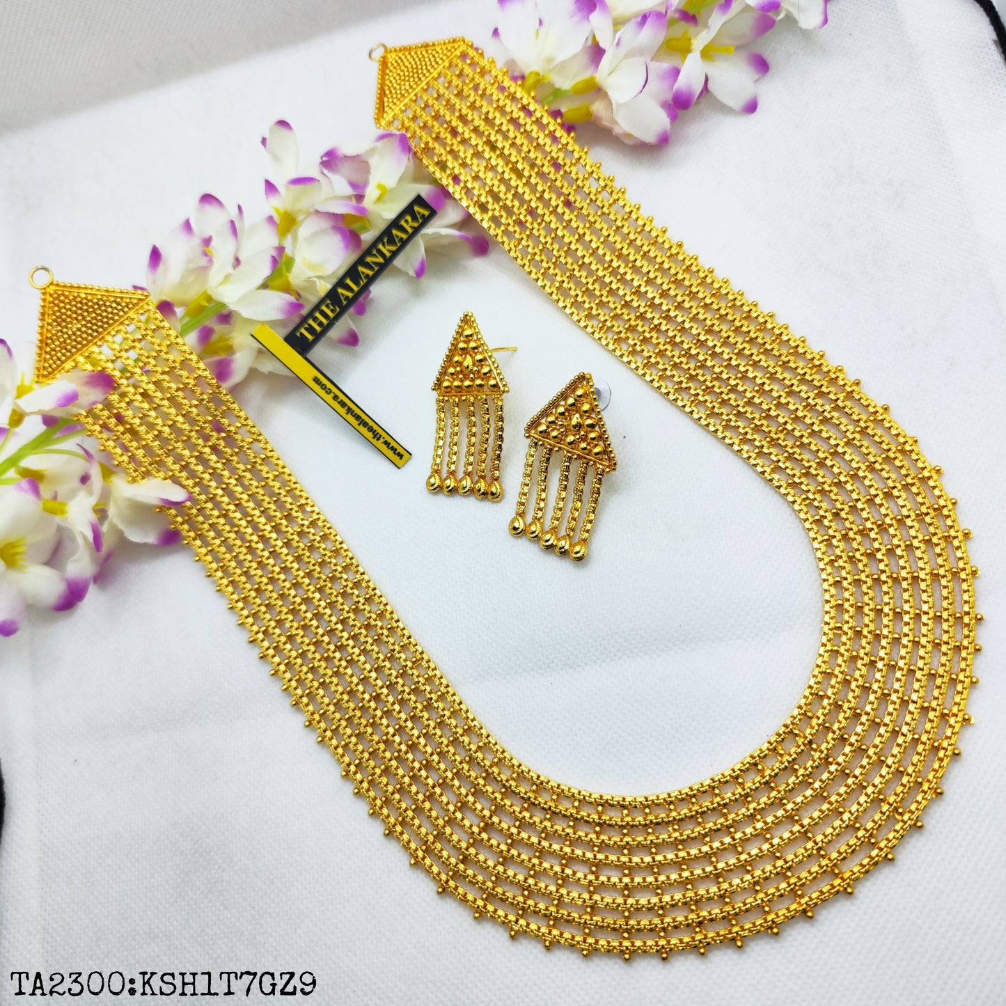 Gold Plated Bengali Band Design Traditional Sitahar Or Ranihar